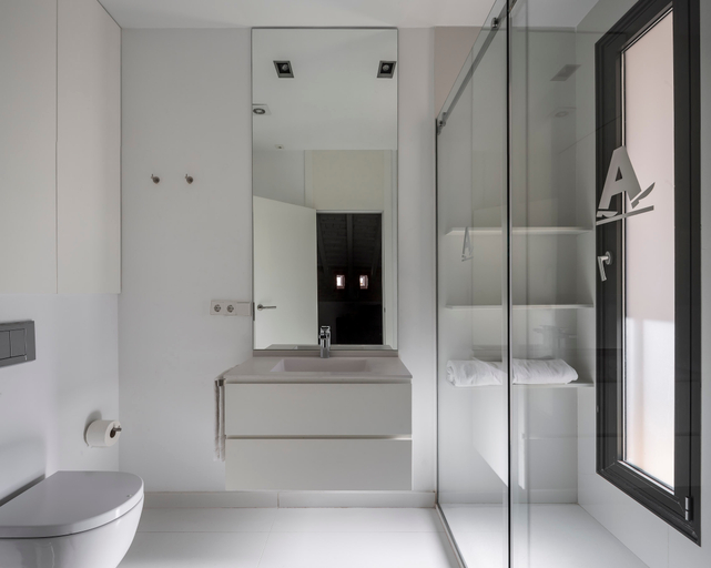Bathroom 3, Mon Suites San Martín, Valencia