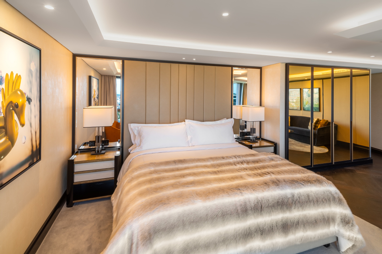 Bedroom 30