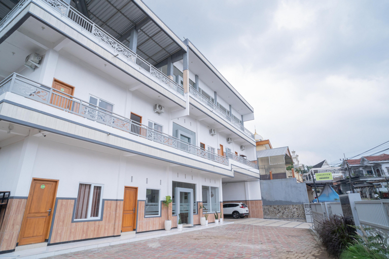 Exterior & Views 25