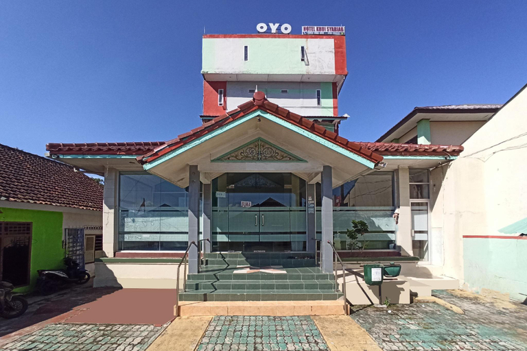 Exterior & Views 5, OYO 2611 Hotel Krui Syariah, West Lampung