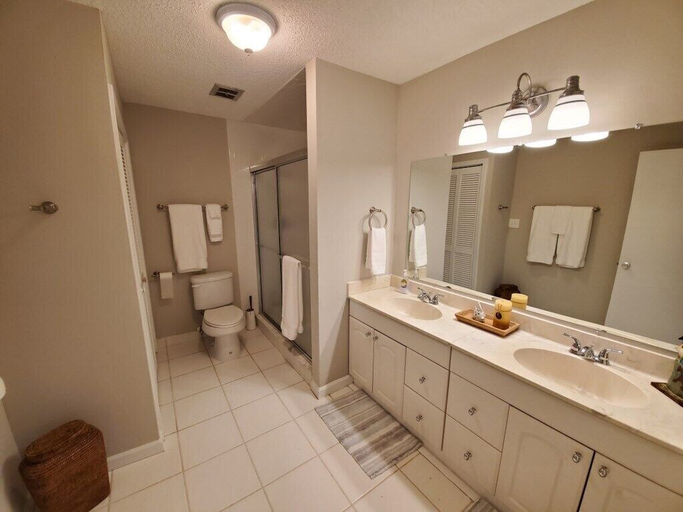 Bathroom, The Summer House - Lower, Saint Johns