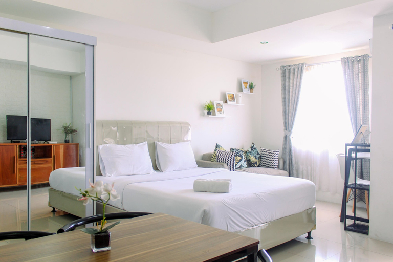 Bedroom 1, Big Studio Room And Comfy Baileys Apartment, South Tangerang