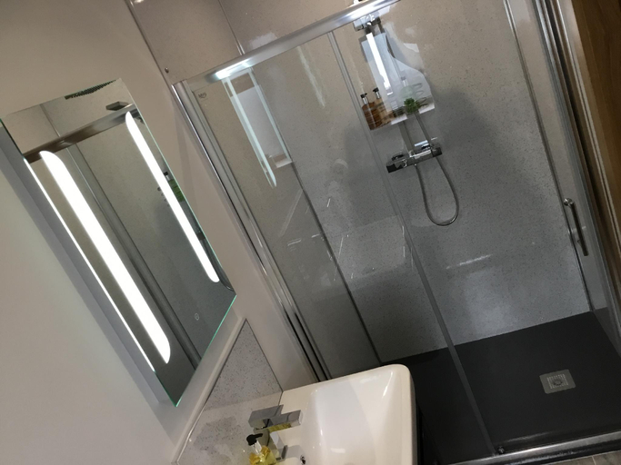 Bathroom 3, All Seasons B&B, Causeway Coast and Glens