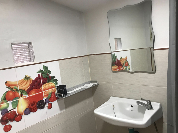 Bathroom 4, Lipe Garden Beach Resort, Muang Satun