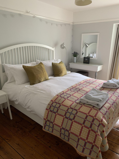 Bedroom 3, Wonderful Home and parking, Pembrokeshire