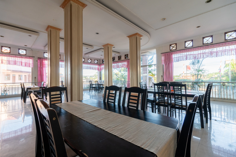 Food & Drinks 5, RedDoorz near Silangit International Airport, North Tapanuli