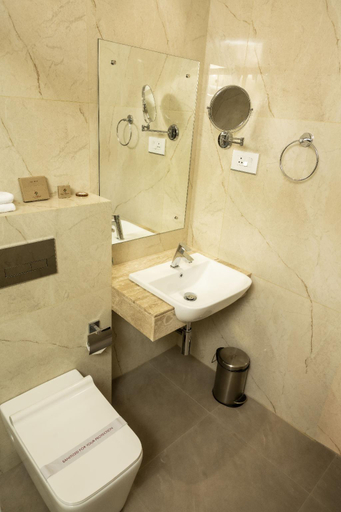 Bathroom 4, THE RUNWAY HOTEL, Ernakulam