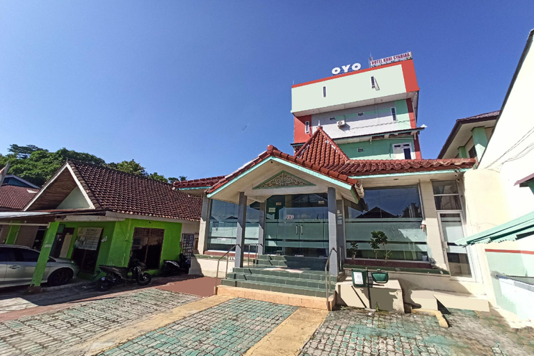Exterior & Views 4, OYO 2611 Hotel Krui Syariah, West Lampung