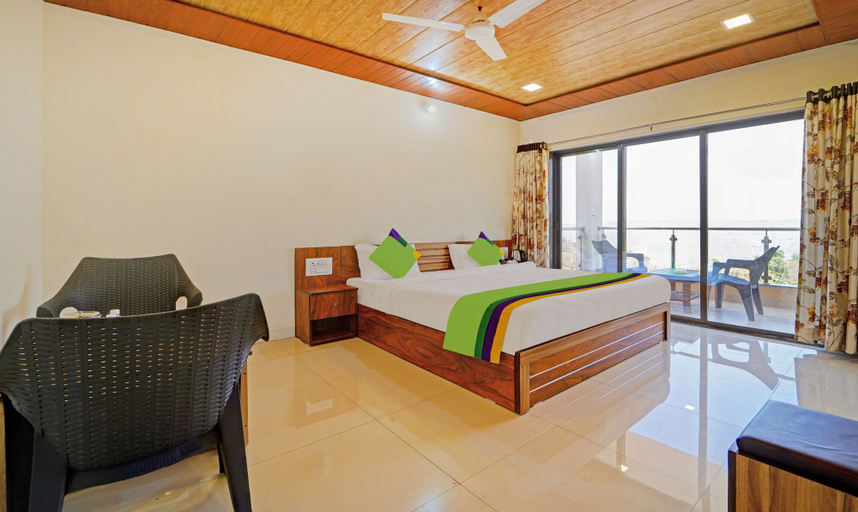 Bedroom 1, Vrindavan Resort, Satara