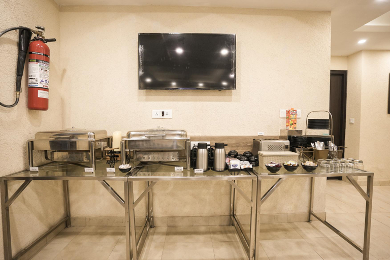 Food & Drinks 3, Hotel Eminence - An AHG Hotel, Dehradun