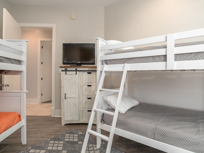 Bedroom 4, Escapades South Top, Baldwin