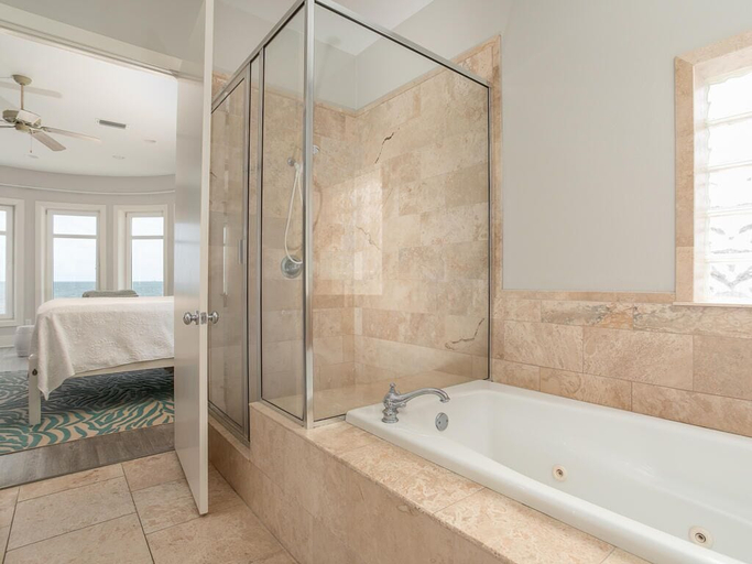 Bathroom 5, Escapades South Top, Baldwin