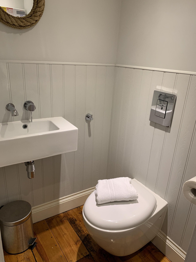Bathroom 4, Wonderful Home and parking, Pembrokeshire