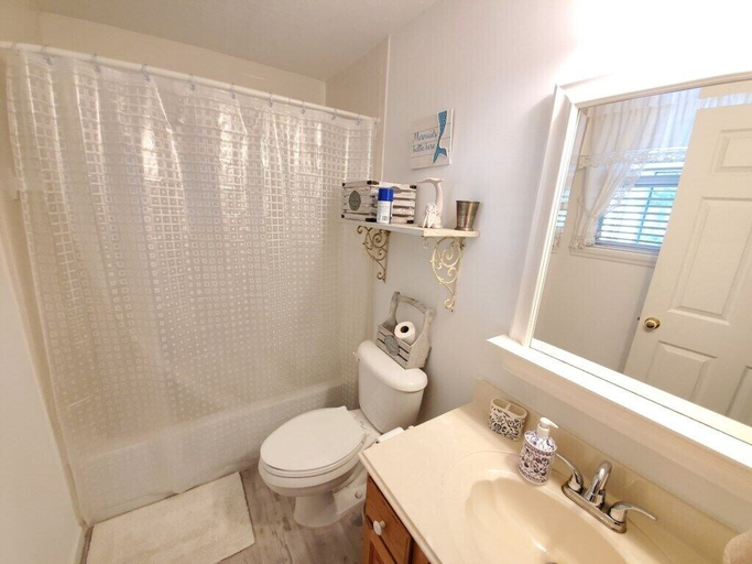 Bathroom, Little Mermaid, Saint Johns