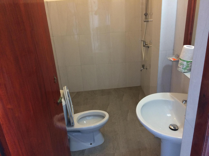 Bathroom 2, Main Reef Surf hotel, Hikkaduwa