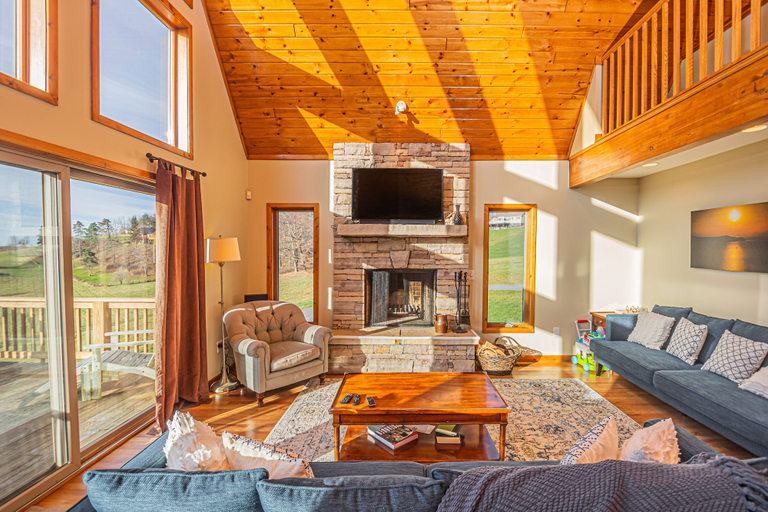 Others 4, Hiatus on the Hill, Garrett