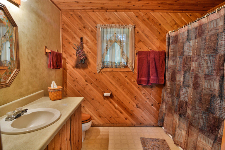 Bathroom 4, Best Home on Lake Namakagon, Bayfield