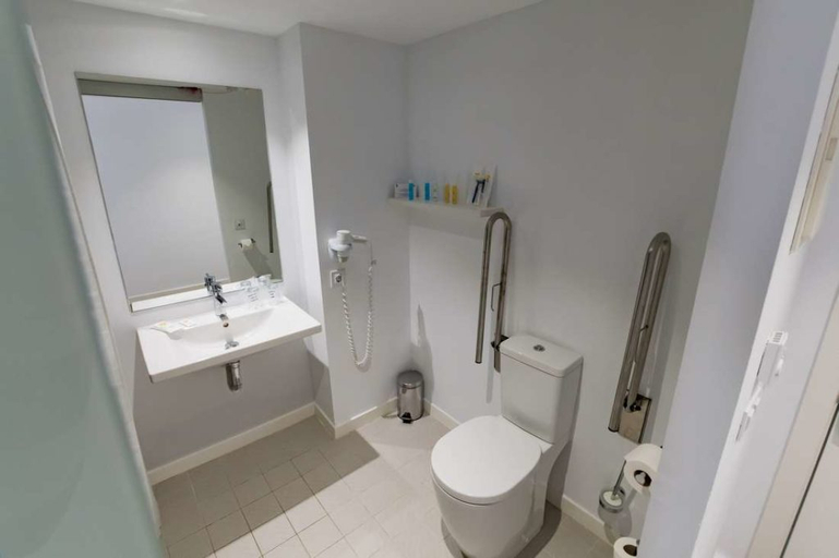 Bathroom 5, BQ Bahia Cala Ratjada, Baleares