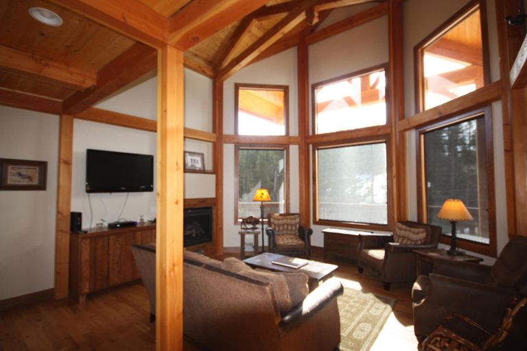 Others 5, Crown Drive House, Summit
