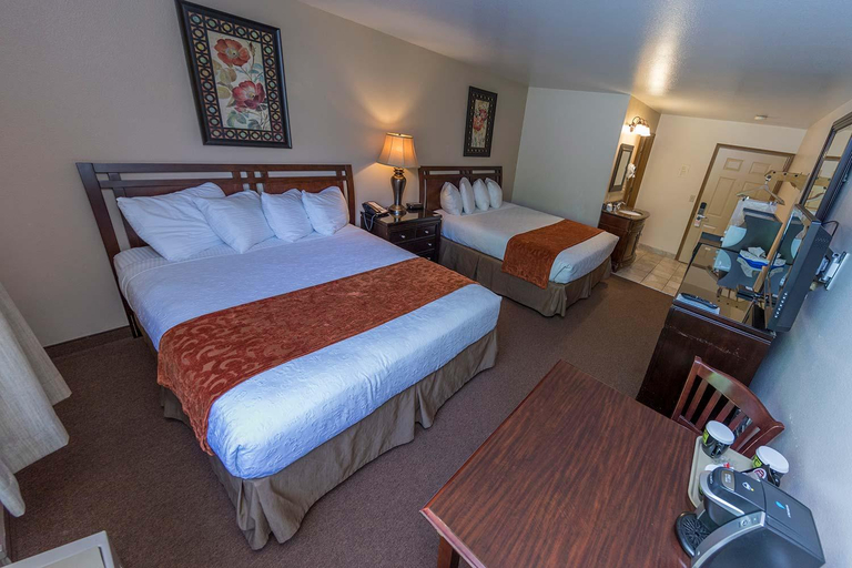 Bedroom 3, Crest Trail Lodge, Lewis