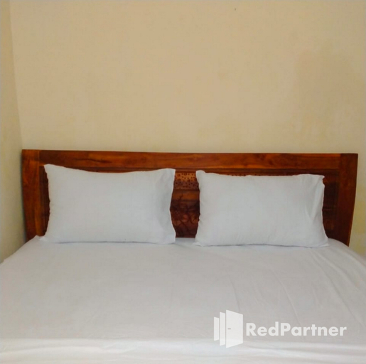 Bedroom 3, Navisha Guest House Syariah near Exit Tol Batang RedPartner, Pekalongan
