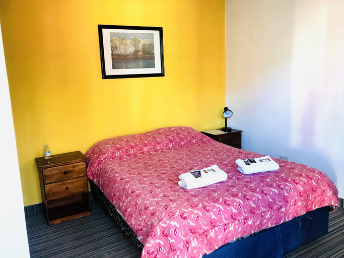 Bedroom 4, Amancay, Hostal Patagonico, Lago Argentino
