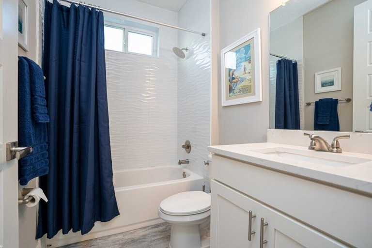 Bathroom 4, Gone Coastal, Saint Johns