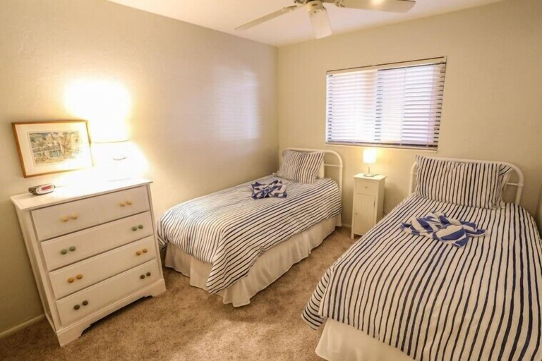 Bedroom 3, Cane Palm, Lee