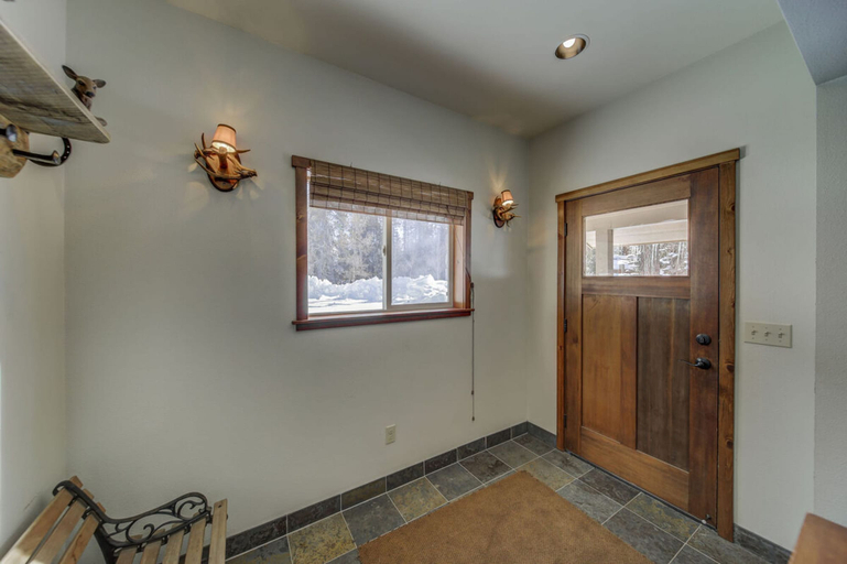 Others 5, Lakefront Escape by Casago Mccall - Donerightmanagement, Valley