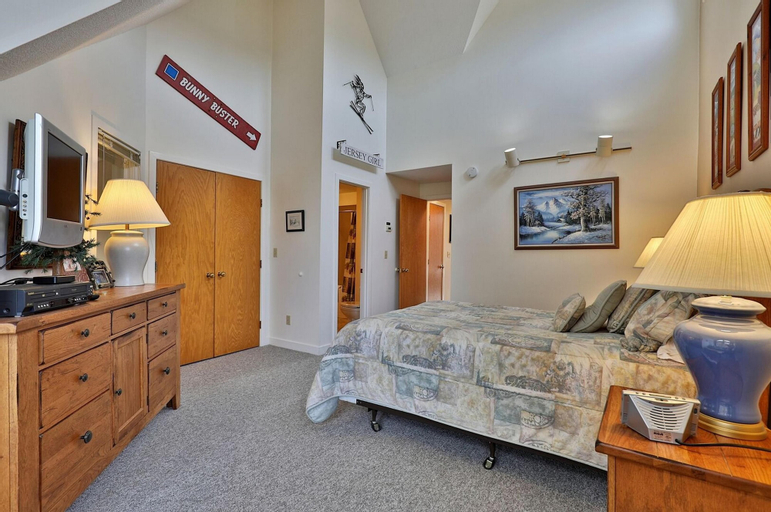 Bedroom 3, Fall Line Condos by Killington VR - 3 Bedrooms, Rutland
