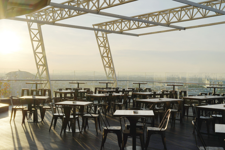 Food & Drinks 2, Platinum Hotel Tunjungan Surabaya, Surabaya