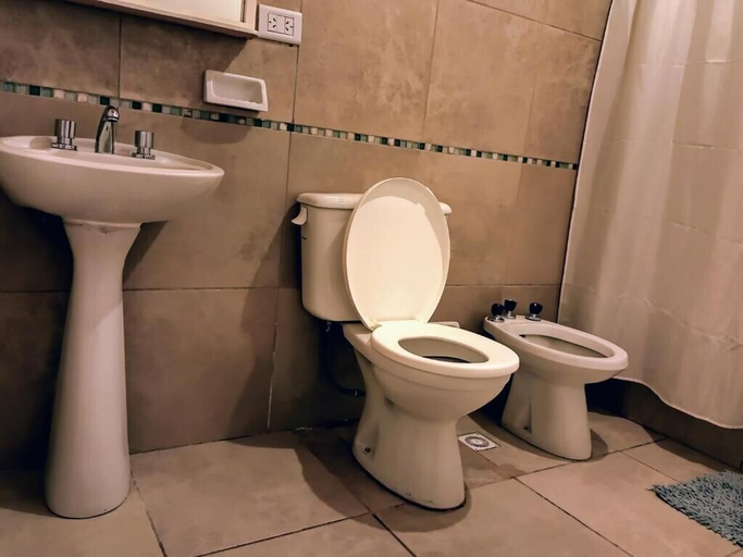 Bathroom 5, Amancay, Hostal Patagonico, Lago Argentino