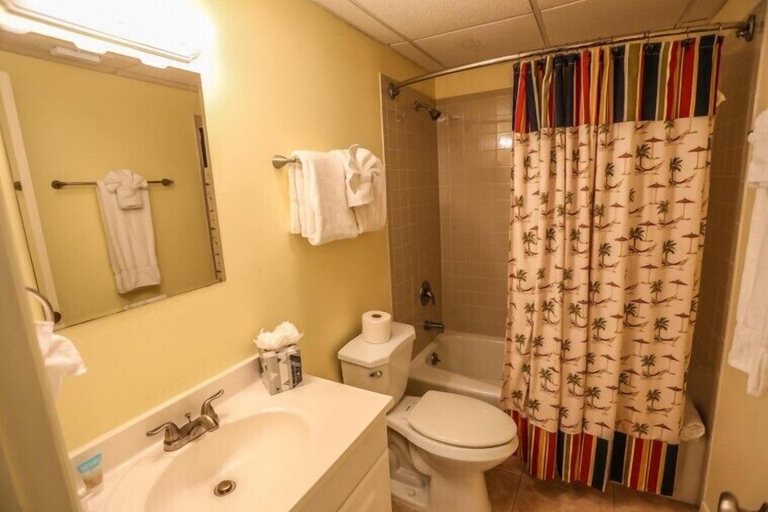 Bathroom 4, The Oasis Lower, Lee