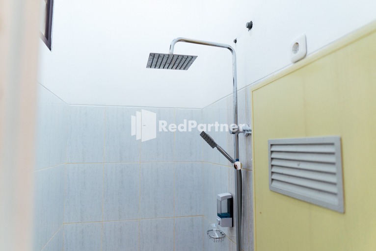 Bedroom 4, Aksara Homestay Syariah Mitra RedDoorz, Bandar Lampung