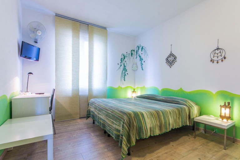 Bedroom 2, Bed & Breakfast Al Nettuno, Trento
