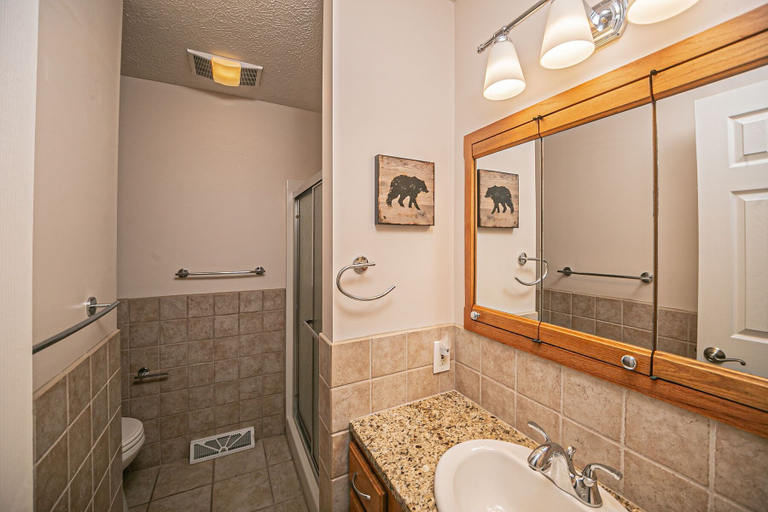 Bathroom 4, Cozy Cubhouse, Garrett