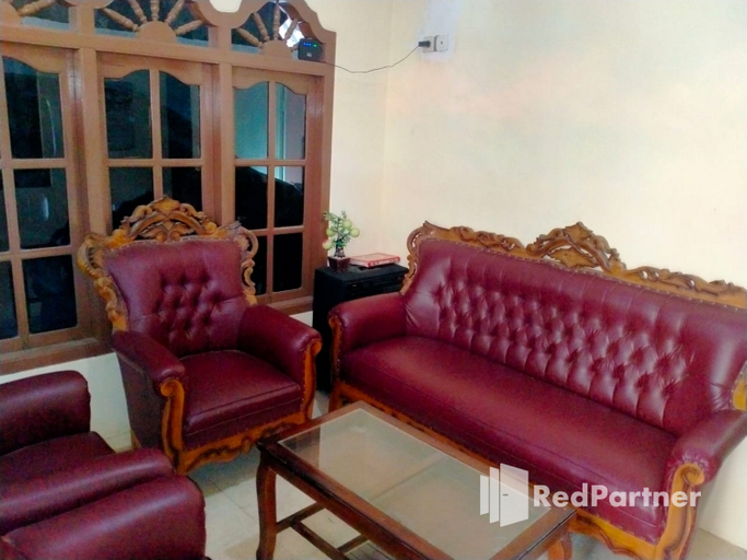 Public Area 3, Navisha Guest House Syariah near Exit Tol Batang RedPartner, Pekalongan