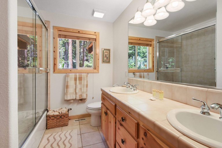Bathroom 4, Canterbury Chalet, Placer
