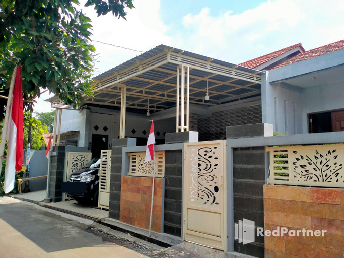 Exterior & Views 11
