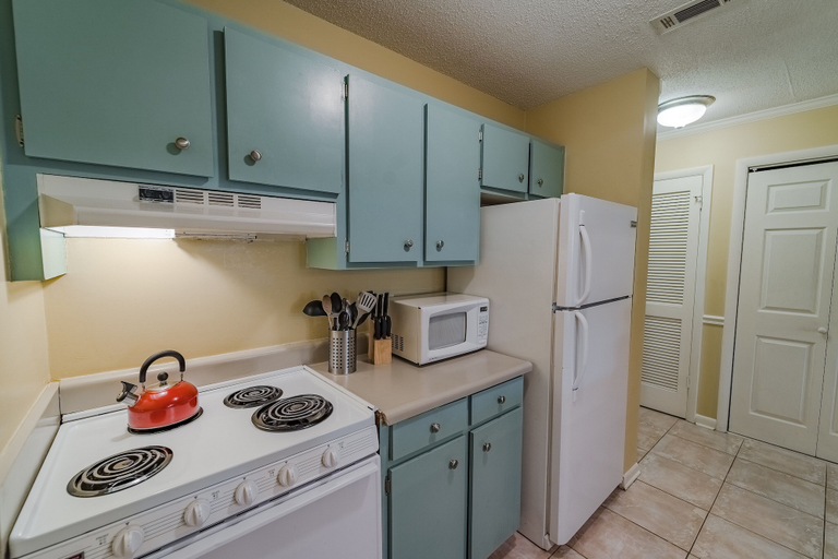 Others 4, Tarpon 6, 3 Bedrooms, Bay
