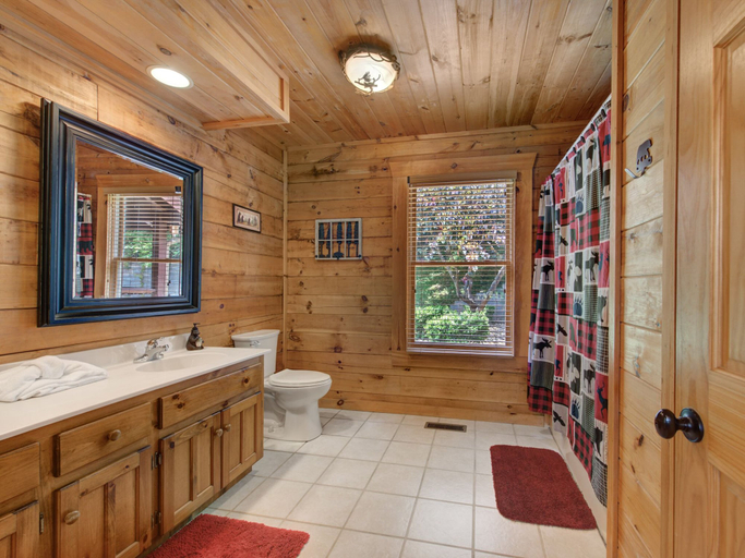 Bathroom 5, Firefly Nights, Sevier
