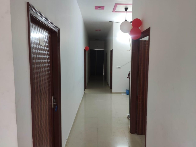 Public Area 2, Roop Niwas , Amritsar