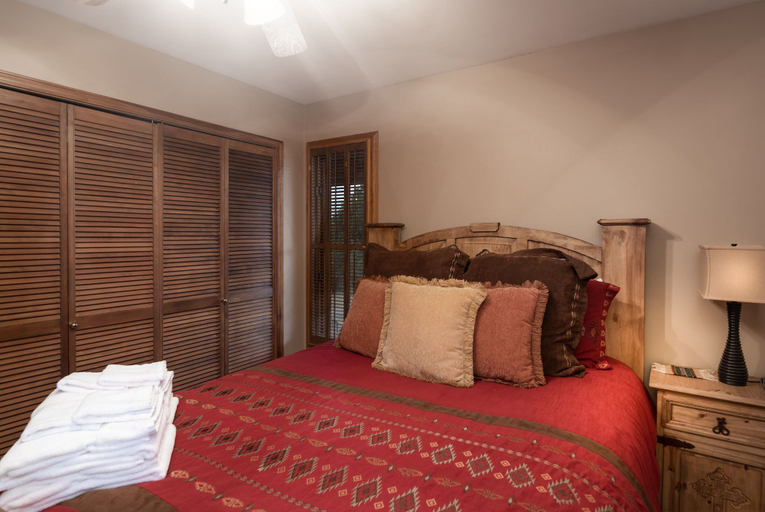 Bedroom 3, Sierra Sunset, Lincoln