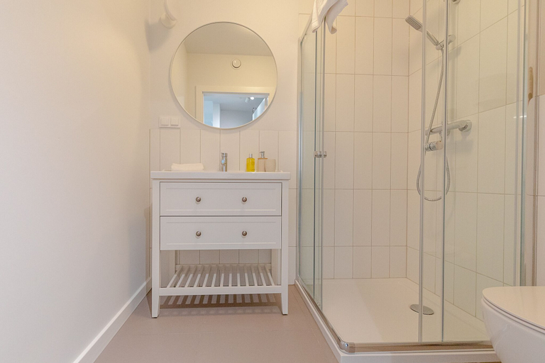 Bathroom 5, RentPlanet - Apartamenty Franciszkańska, Jelenia Góra