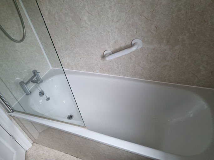 Bathroom 3, The Dolphin, Devon