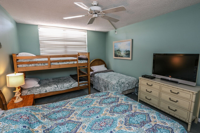 Bedroom 3, Marina Towers 207, Lee