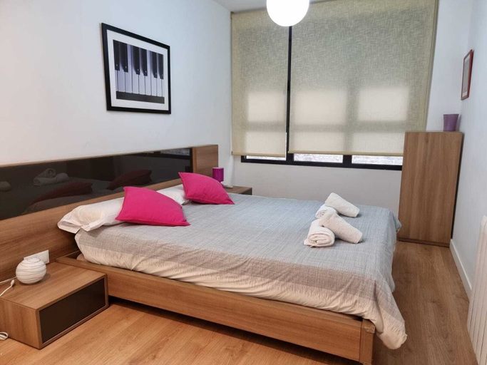 Bedroom 2, Luxury, design, relax, in historical street  lift, Valencia