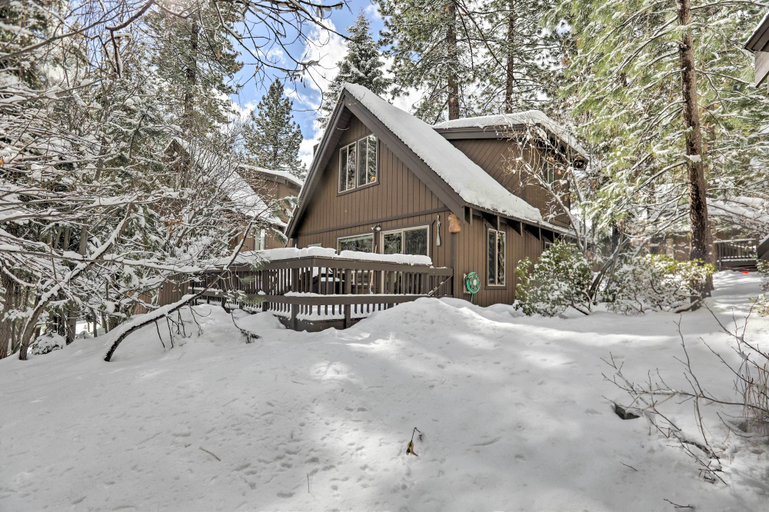 Exterior & Views 1, Lazy Bear Cabin, Washoe