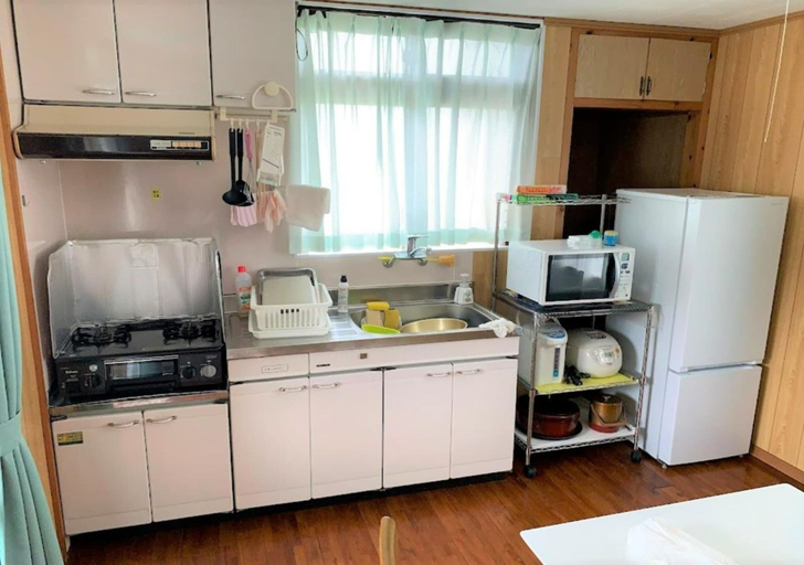 Others 5, Navi's Inn Hamanabe, Onna