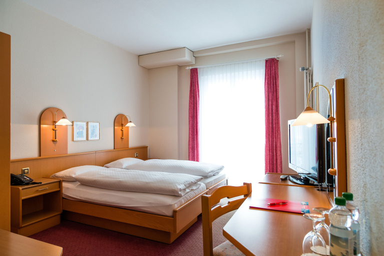 Bedroom 4, Terrace, Obwalden